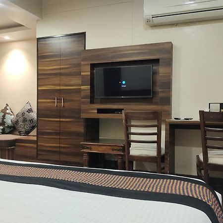 Hotel Rang Mahal Near Jaipur International Airport Екстериор снимка