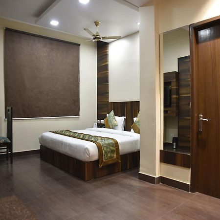 Hotel Rang Mahal Near Jaipur International Airport Екстериор снимка