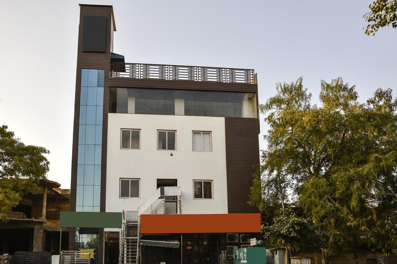 Hotel Rang Mahal Near Jaipur International Airport Екстериор снимка