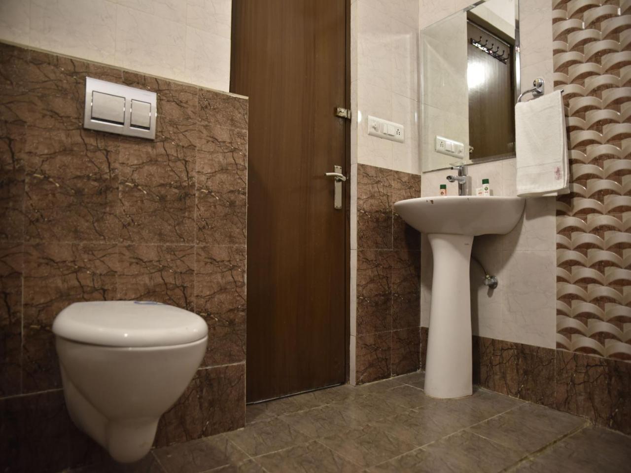 Hotel Rang Mahal Near Jaipur International Airport Екстериор снимка