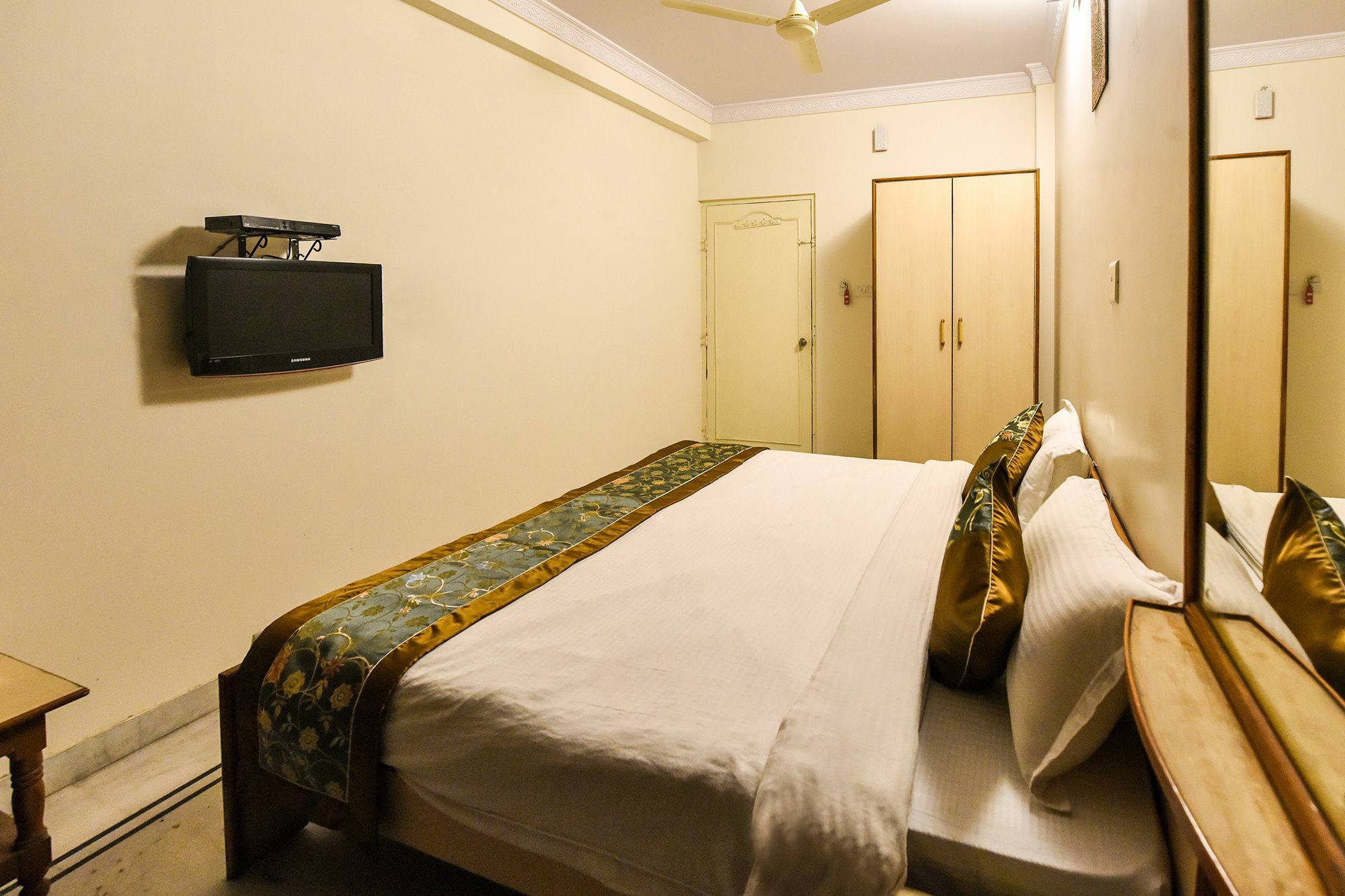 Hotel Rang Mahal Near Jaipur International Airport Екстериор снимка
